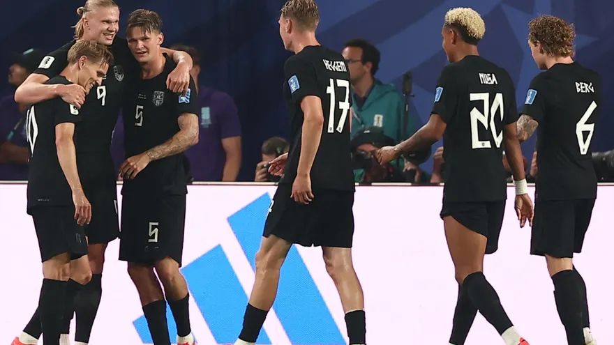 Jugadores de Noruega celebran