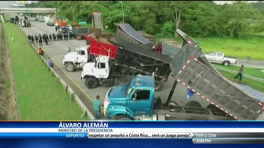 Camioneros se reúnen con ministro de la Presidencia
