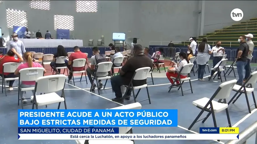 Presidente acude a un acto público bajo estrictas medidas