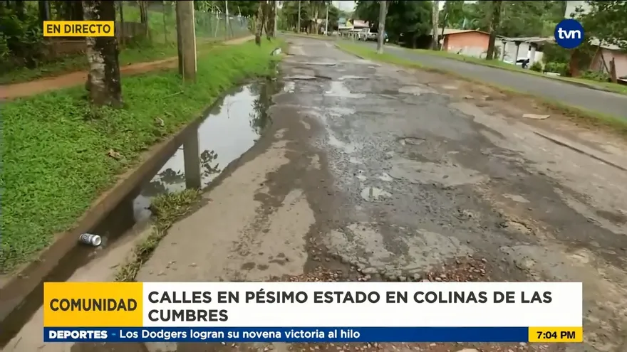 Piden reparar calles en Colinas de Las Cumbres