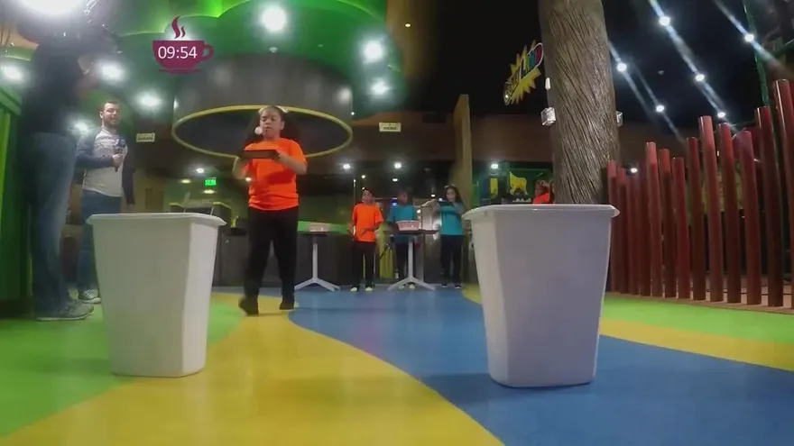 Jelou Kids Ping Pong a su cesta.