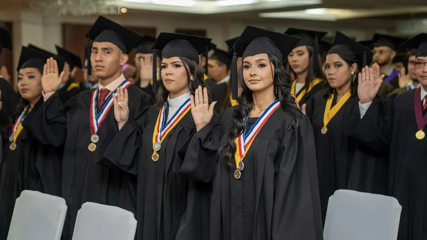 Un total de 149 nuevos profesionales recibieron sus títulos universitarios durante la Ceremonia de Graduación 2026 del Centro Regional de la Universidad Tecnológica de Panamá (UTP) en Veraguas.