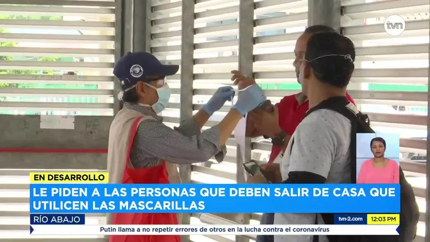 Entregan mascarillas en las zonas pagas de los metrobuses