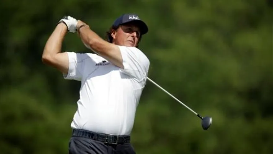 Mickelson, líder tras 3 rondas del US Open
