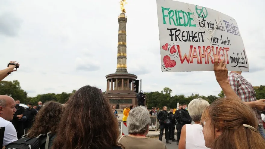 Alemania, escandalizada por la radicalización del movimiento 'antimascarilla'