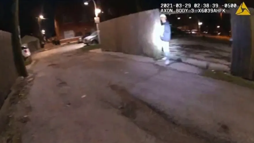 Chicago difunde imágenes de muerte de un adolescente latino a manos de la policía