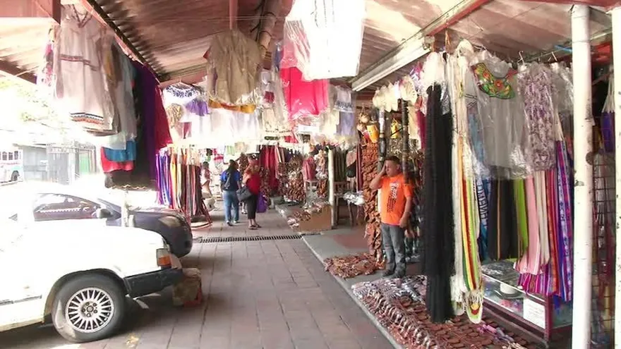 Incertidumbre por reubicación de vendedores de mercado de buhonerías