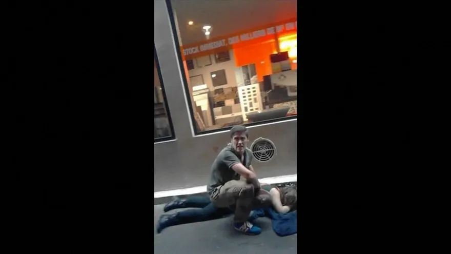 Identificsado yihadista francés que se inmoló en el Bataclan