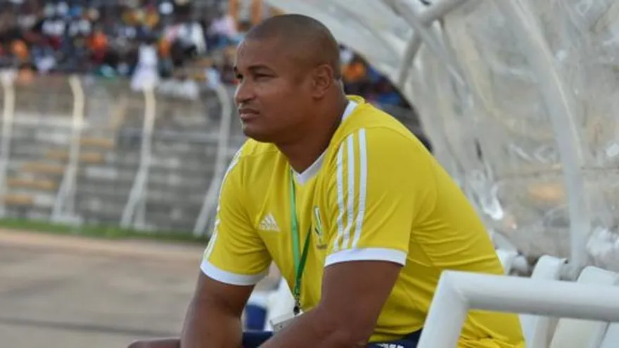 El padre de Aubameyang, sustituto de Camacho