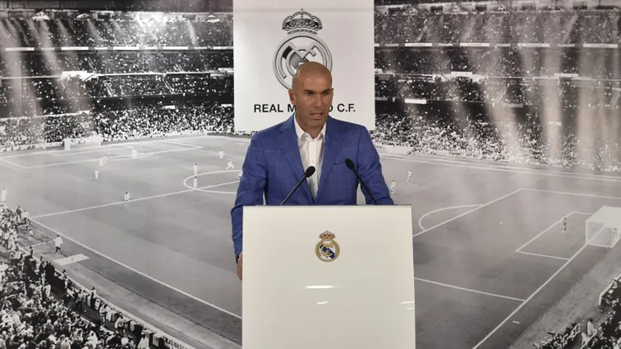 El equipo de fúbol español Real Madrid, tiene a Zinedine Zidane como nuevo entrenador, nombrado el 4 de enero de 2015 en el estadio Santiago Bernabeu.