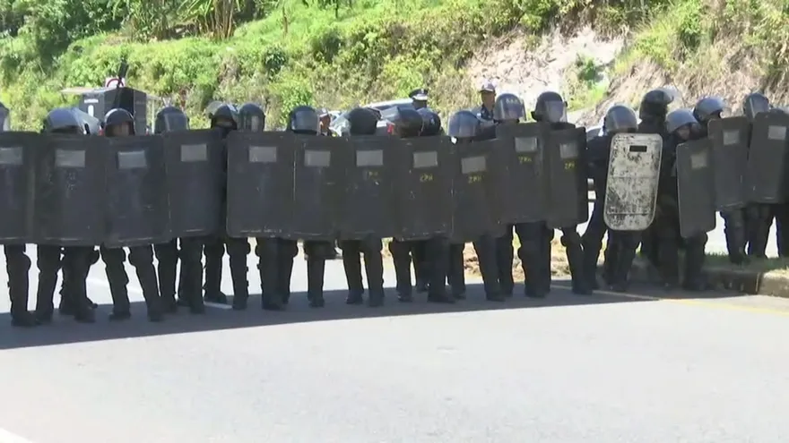 Cierre de vía Interamericana, en Viguí.