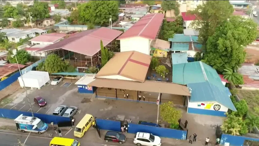 Noticiero AM 26 de abril del 2017 - Bloque 4