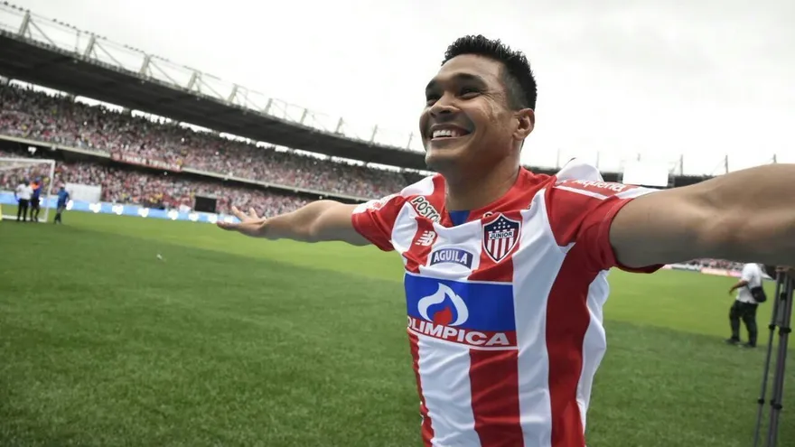 Teo Gutiérrez durante su presentación como nuevo jugador del Junior de Barranquilla