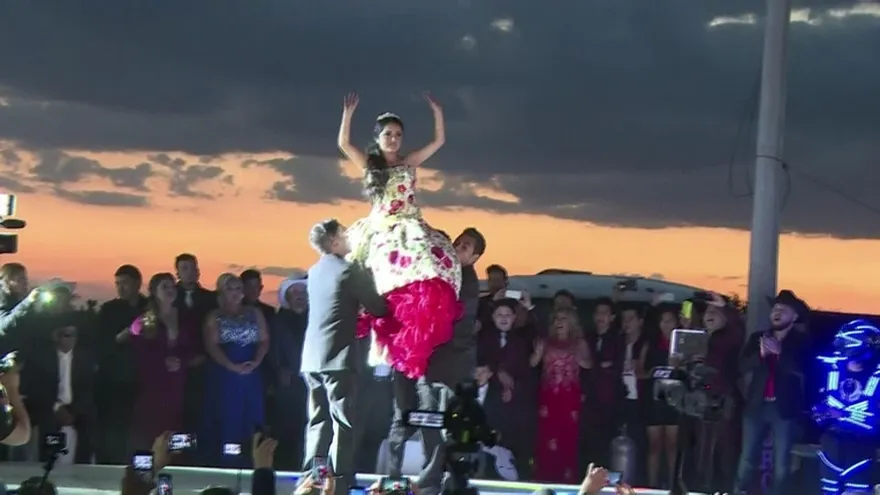 Rubí celebra en México extravagantes 15 años gracias a las redes