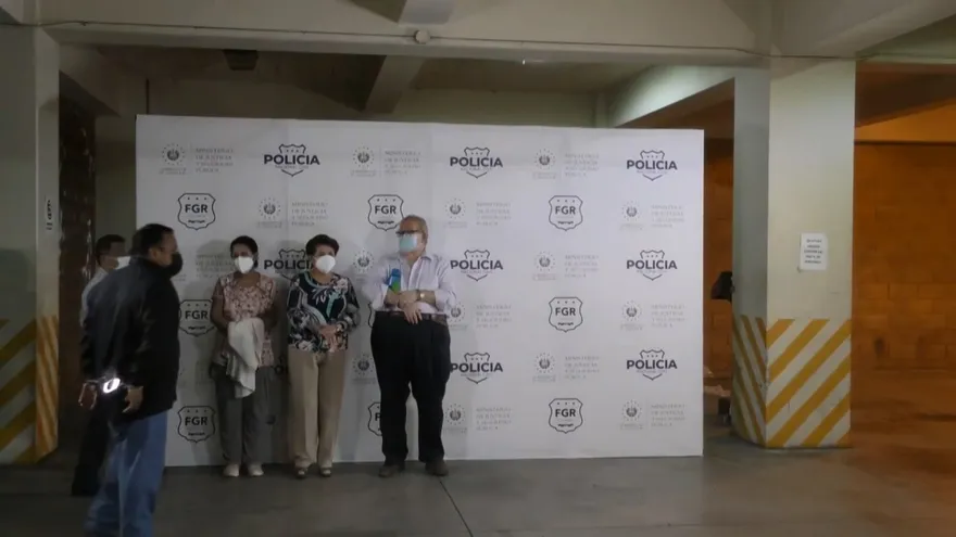 Piden captura de expresidente Sánchez Cerén y detienen a exministros en El Salvador