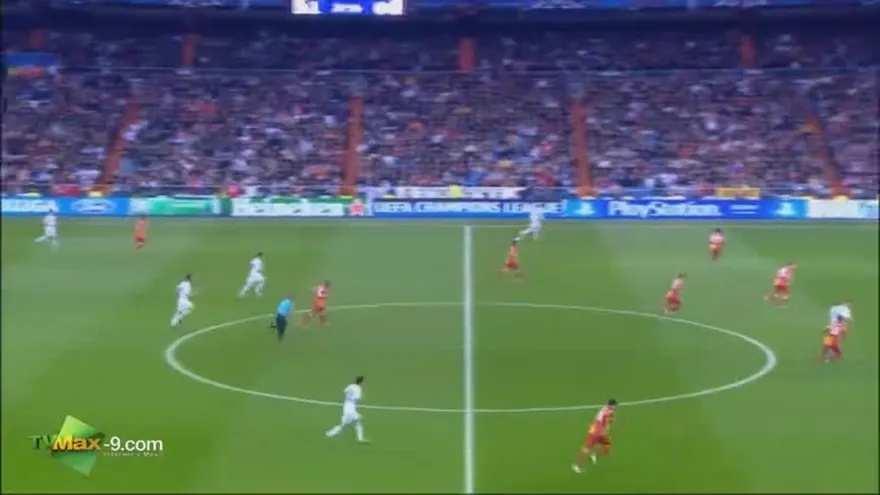 Real Madrid 2-0 Galatasaray - Benzema min. 29