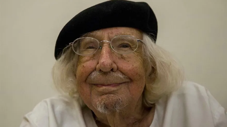 01/03/2020 22:41 (UTC) Crédito: EFE Fuente: EFE/EFE Autor: Jorge Torres Temática: Arte, cultura y espectáculos » Literatura » Poesía Cardenal, quien falleció en Managua, se dedicó casi por entero a la literatura sus últimos tiempos, y justo hace un año celebraba la edición de su más reciente libro, "Hijos de las estrellas".