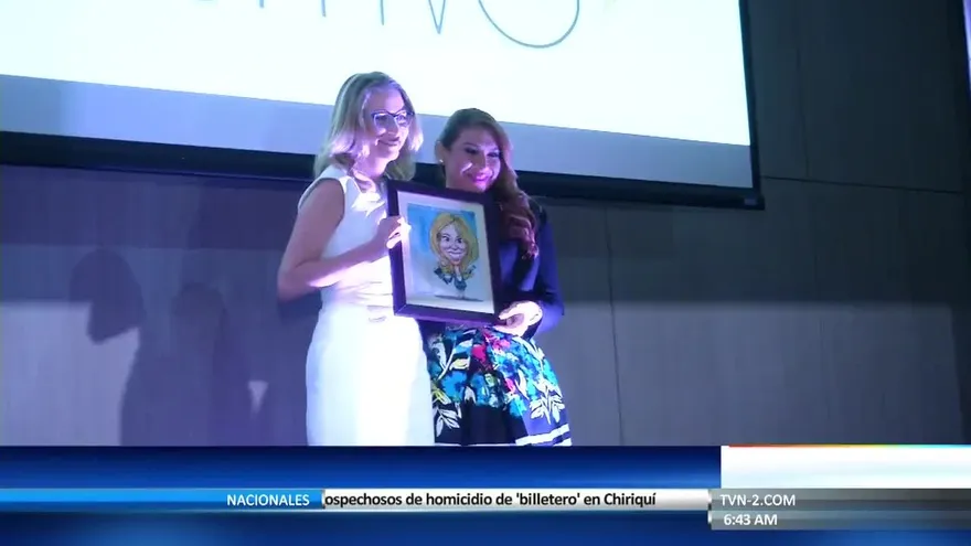 Entregan premios Panamá en Positivo