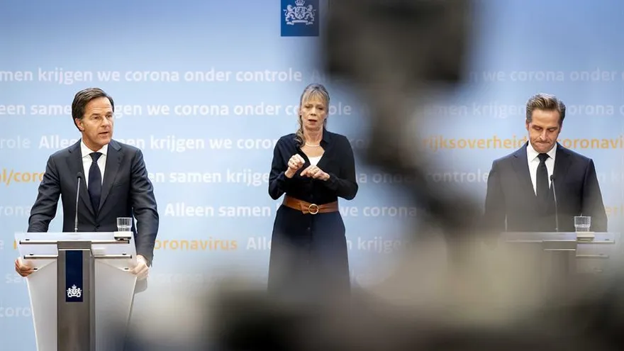 A pesar de los intentos de reabrirlos cuanto antes, los colegios e institutos tendrán que seguir cerrados hasta al menos el 25 de enero.