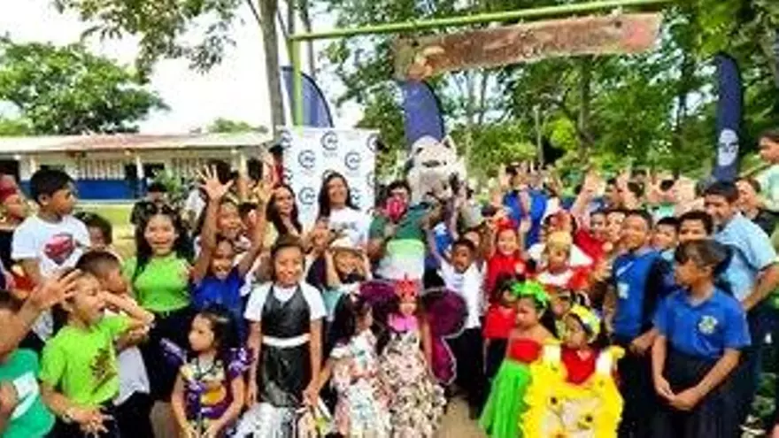 Competencia intercolegial de reciclaje en ambiente