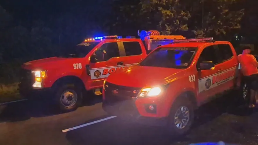 Equipo de los bomberos atendieron la emergencia