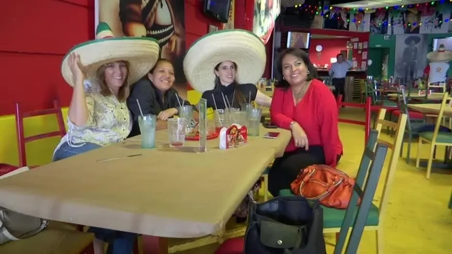 Fanáticos mexicanos se preparan para ver el partido