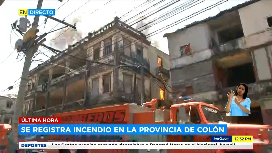 Bomberos atienden incendio en Colón