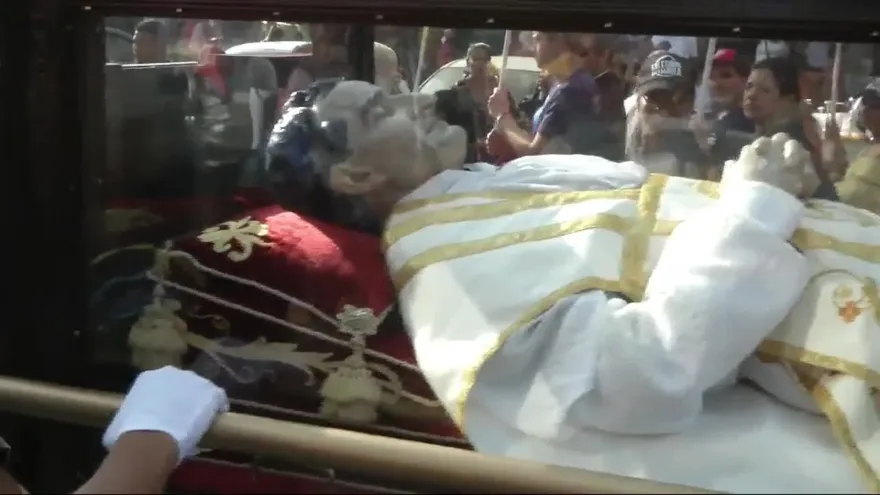 Monseñor Ulloa encabeza procesión de Don Bosco