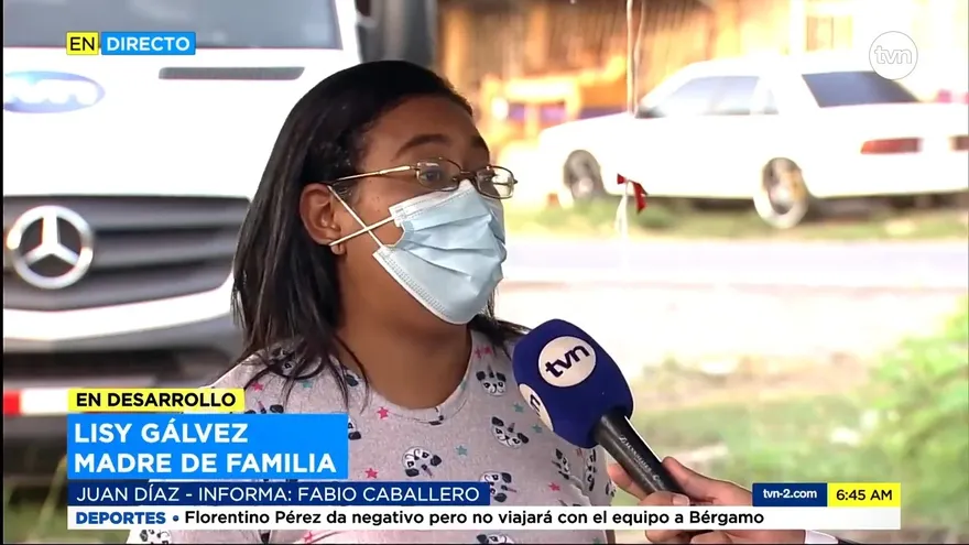 Padres de familia se preparan para el inicio del año escolar