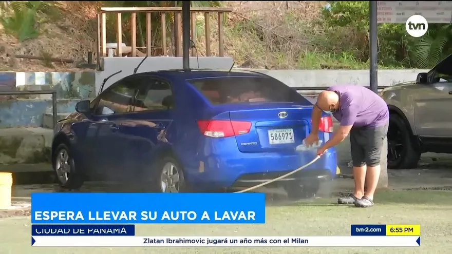 Lava autos listos para trabajar