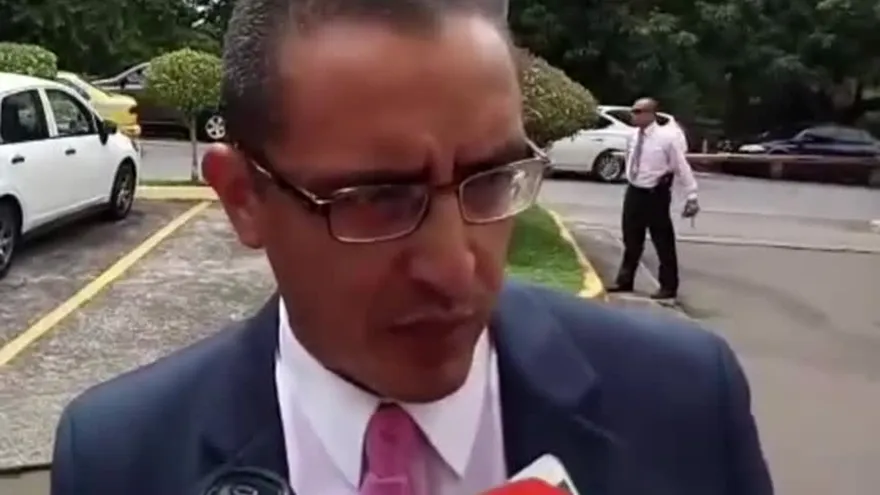 Abogado de procuradora Kenia Porcell habla de la audiencia