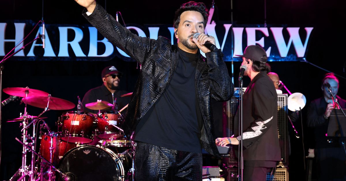 Luis Fonsi sorprende a un conductor de aplicación: 'quiero que seas mi chofer para siempre'