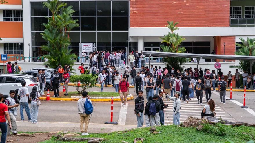 Over 7,200 students take entrance exam at Panama Technological University