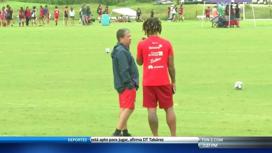 Condenan relación de selección de fútbol con La Prensa