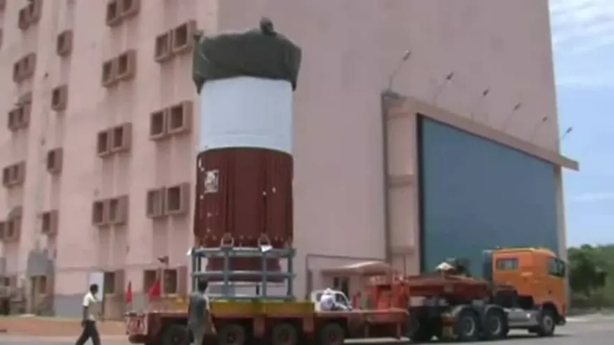 La India lanza con éxito al espacio 20 satélites en un solo cohete