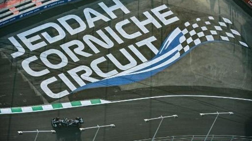 Hamilton por delante de Verstappen en primeros libres del GP de Arabia