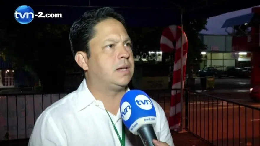 Comienza jornada de limpieza tras desfile navideño