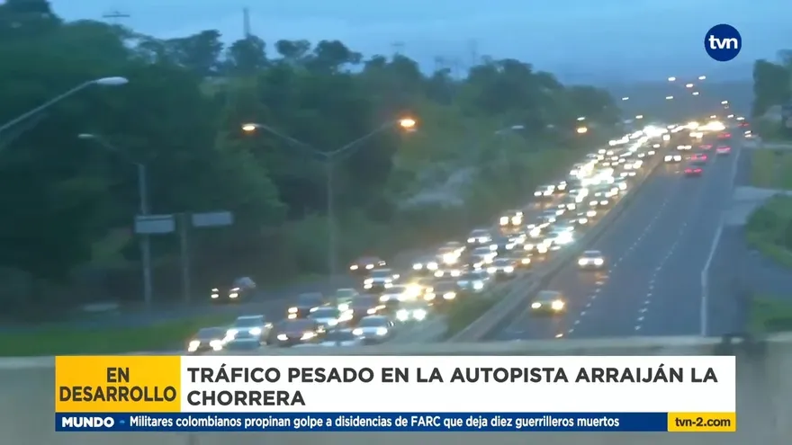 Tráfico vehicular por hundimiento en la vía Panamericana