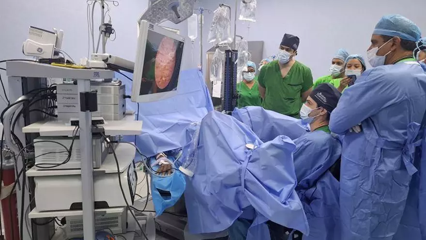 Estrenan nuevo láser en 3 cirugías de próstatas en el Hospital Irma Lourdes de Tzanetatos.