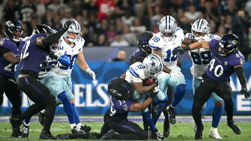 Ravens y Cowboys protagonizaron un partido reñido sobre el césped del Maracaná