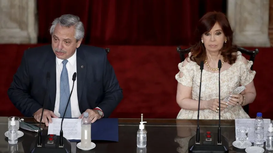 Alberto Fernández (izquierda) y Cristina Kirchner (derecha)