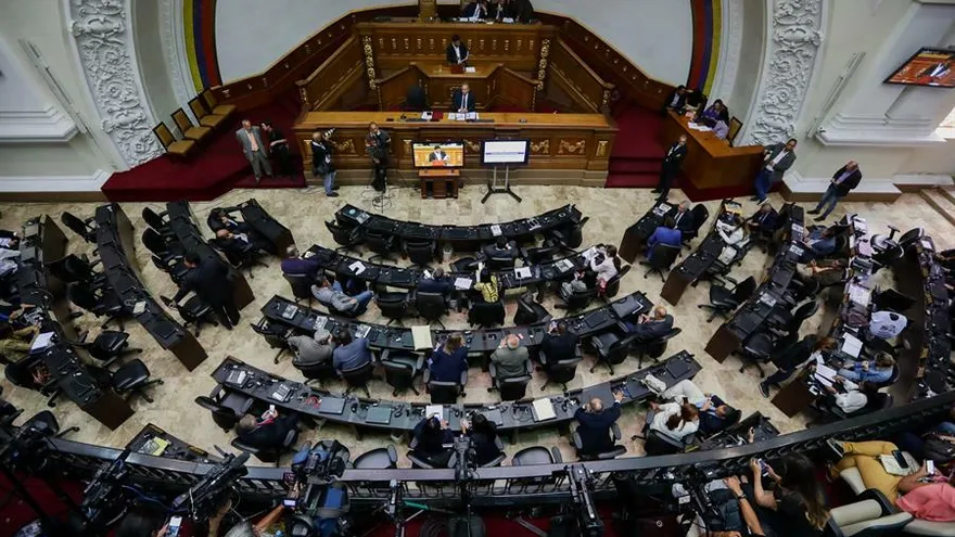 Los diputados de la Asamblea Nacional de Venezuela, de mayoría opositora, solicitaron este martes a la alta comisionada de Naciones Unidas para los DD.HH., Michelle Bachelet, que haga cumplir al Gobierno de Nicolás Maduro las recomendaciones del organismo para que se respeten los derechos fundamentales.