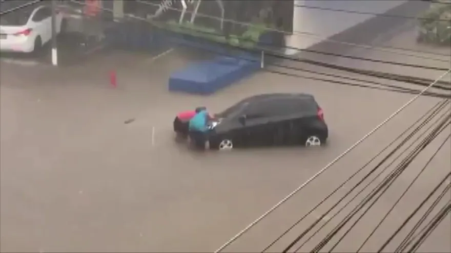 Se reportan inundaciones en ciudad capital, Sinaproc emite alerta