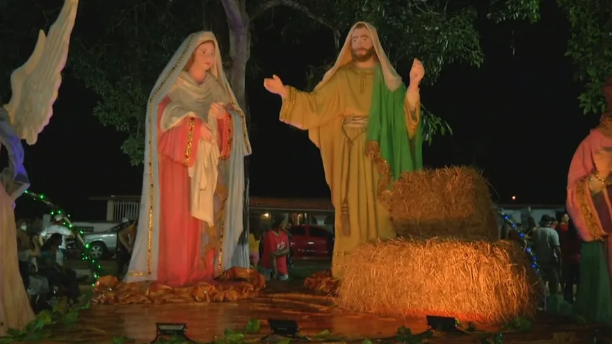 Niños disfrutaron del alumbrado navideño en nuevo parque de El Roble de Aguadulce