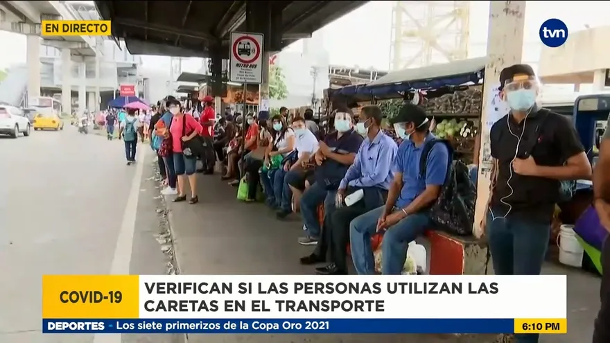 ¿Están usando la careta en el transporte público?