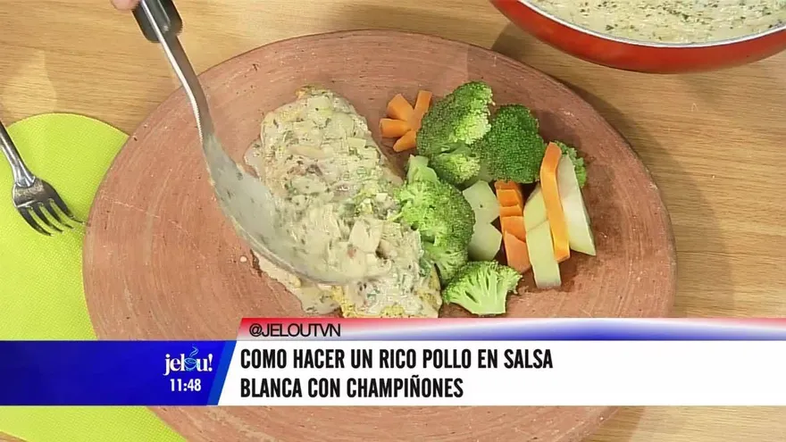 Pechuga de pollo en salsa blanca con champiñones
