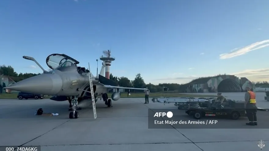 Polonia y la OTAN desplegaron este sábado helicópteros y aviones de combate tras unos bombardeos con drones rusos en Ucrania.