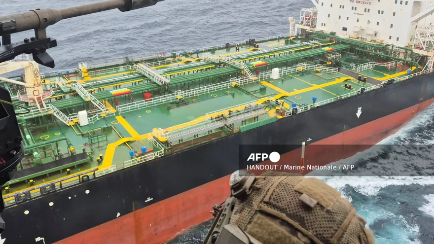 Francia aborda un nuevo petrolero de la llamada flota fantasma rusa
