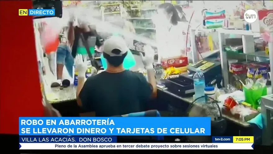 Asaltan a minisúper en Villa de Las Acacias