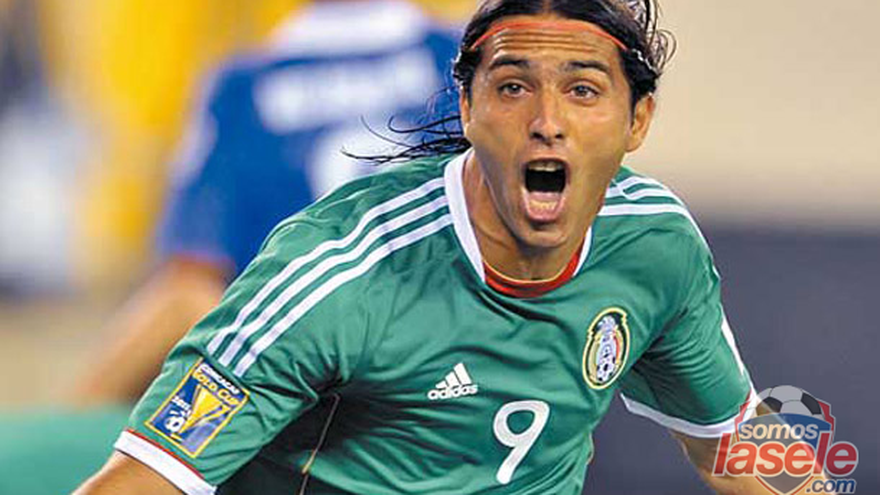 Mexicanos ganan en Kingston y son líderes momentáneos